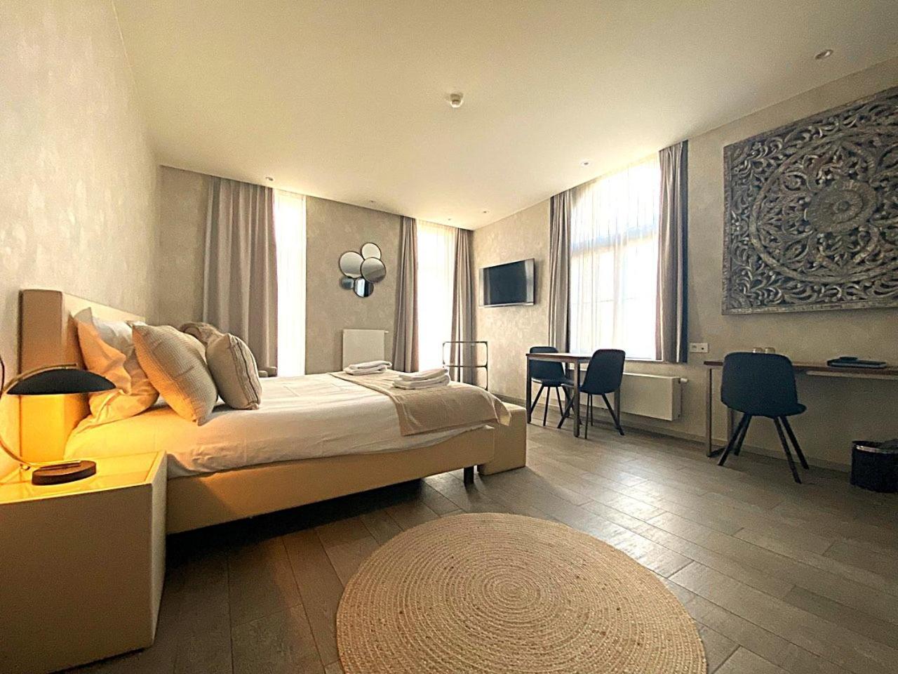 Hotel Acropolis " Op Het Sportiefste Park Van De Kust " 米德尔克尔克 外观 照片